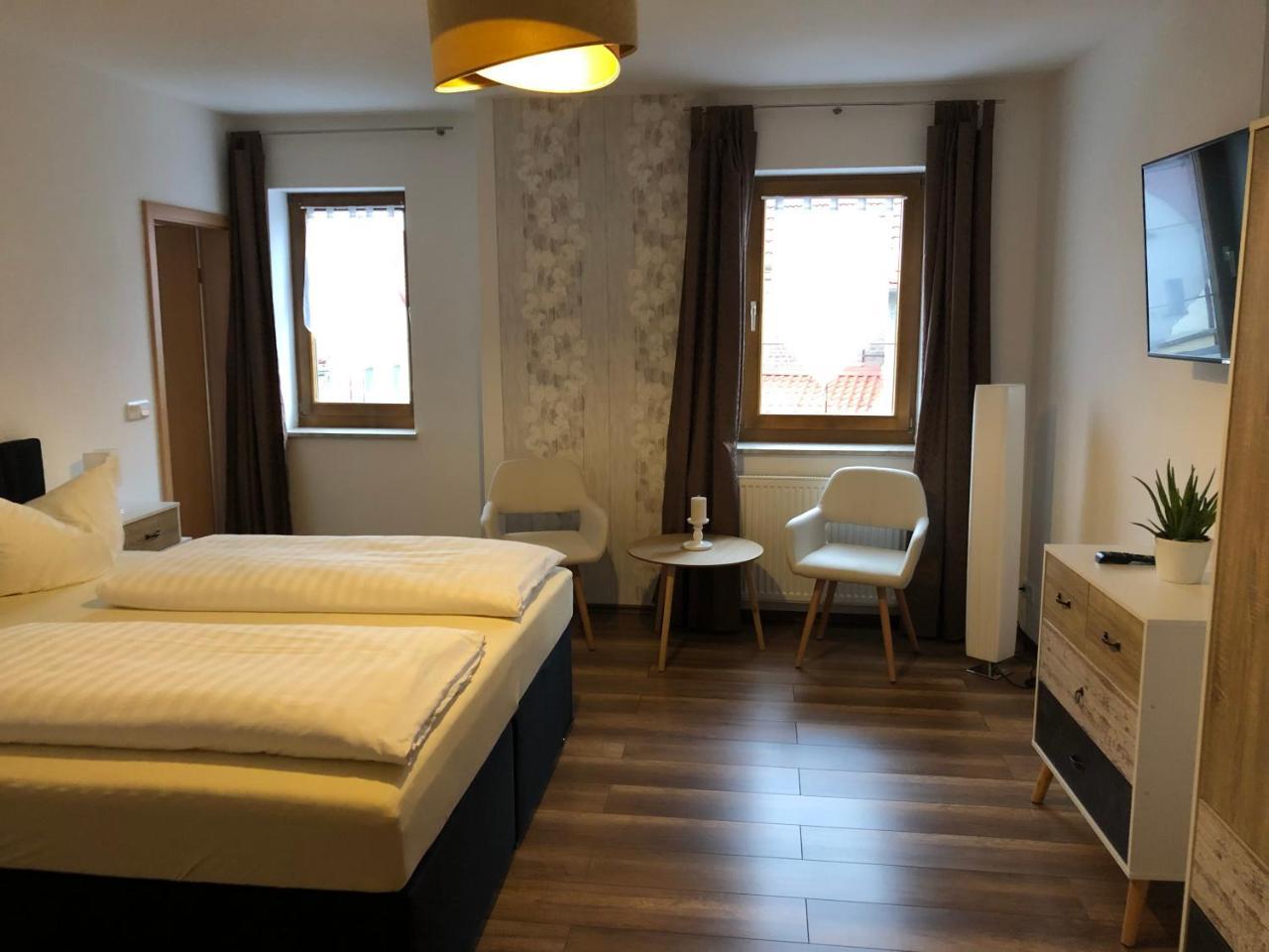 Hotel Garni Zum Rebstock Naumbourg Extérieur photo