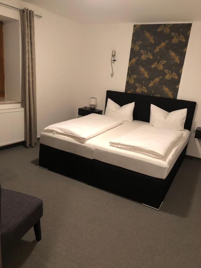 Hotel Garni Zum Rebstock Naumbourg Extérieur photo